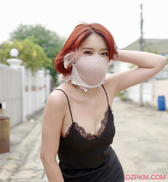 泰国Playboy性感女郎盈雅叶 用胸罩代替口罩抵抗雾霾
