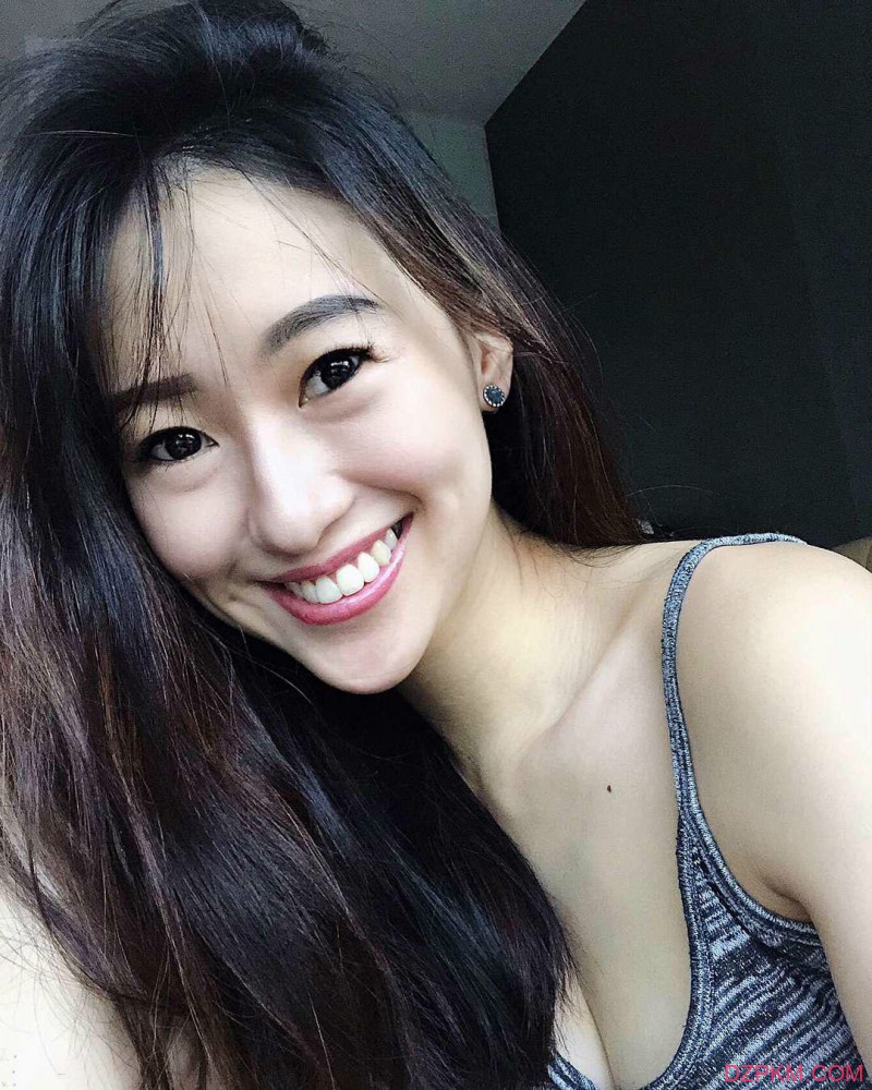 新加坡阳光美女Deon Heng 灿烂甜美笑容治愈人心