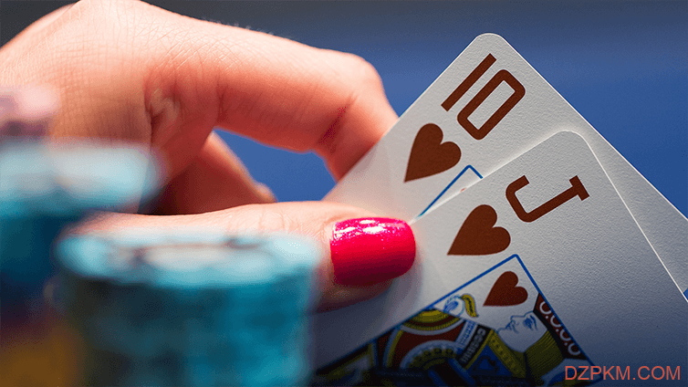 德州扑克教学：无限注德州扑克中，同花听牌牌组的玩牌策略