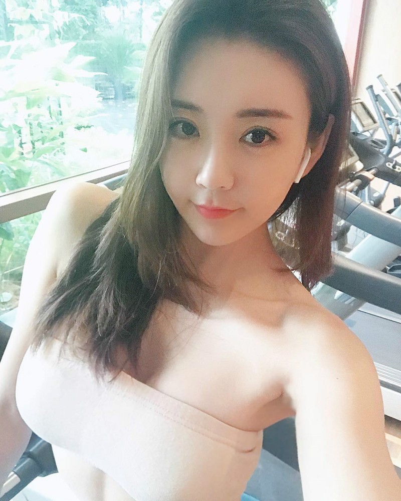 韩国美女健身正妹Jenny,翘臀诱惑 极品身材完美S曲线超诱人