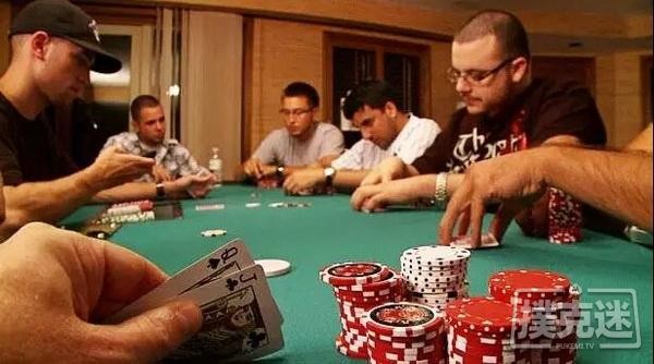 德州扑克如何计算听牌价值
