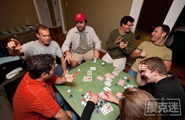 德州扑克是心理战or牌理战？那得看你跟谁玩！