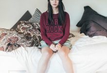 罗斯正美女Nastya Polyakova 性感自拍尺度直逼18+-德州扑克迷
