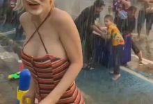 泰国泼水节清凉美女DJ SODA 低胸吊带装侧乳摇晃-德州扑克迷