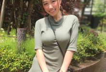 性感舞娘Haruka 斜肩包卡出诱人胸型令人窒息-德州扑克迷
