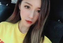 香港IG正妹Nicole Liu 闺房自拍秀性感大长腿-德州扑克迷