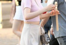 性感街拍正妹 “斜恶”背包浑圆巨乳令人无法直视-德州扑克迷