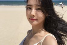 韩国女神级正妹 三点式比基尼完美身材展露无遗-德州扑克迷