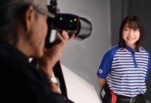 佐川急便宅配正妹物流写真 美女送货甜蜜笑容动人-德州扑克迷
