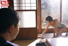 乡下老家的艳遇!隔壁人妻「葵つかさ」饥渴诱惑,老公在旁照样「疯狂玩乐」!-德州扑克迷