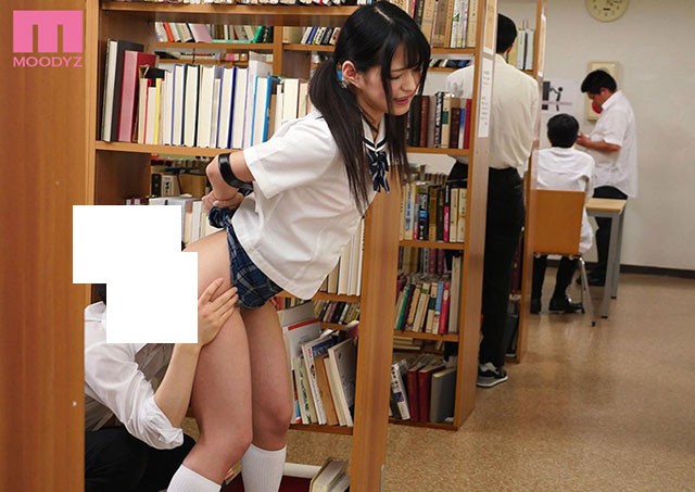 MIAA-094 :校花少女“渚光希”穿上各种制服供男生们娱乐玩耍，强迫做爱。