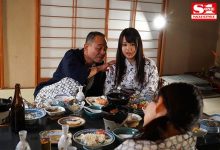 母亲再婚！巨乳女儿“夕美しおん”首次与继父家族旅游 不幸在温泉池中遭遇近亲相奸-德州扑克迷