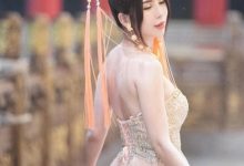 [网络美女]性感小秘书「甄馨Tiffany」仓库盘点太超过，裙下「丝袜玉腿」让粉丝急-德州扑克迷
