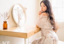清新甜美小公主「瑀彤 Shirley」,碎花洋裝裡「曼妙曲線」若隱若現!-德州扑克迷