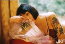 正妹丸子「誘惑胴體」若隱若現，「飽滿美尻視角」直逼人犯罪！-德州扑克迷