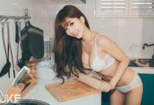 甜心女友「凱蒂老師」的浪漫日常！「飽滿美乳」火辣下廚，浴室床鋪都陪你好好玩耍-德州扑克迷