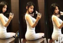 邪惡翹臀，搔首弄姿！S曲線辣妹一個「肉臀」坐在桌上，實在讓人癢得受不了！-德州扑克迷