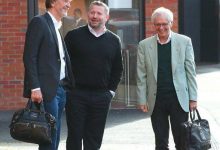 迈博体育：来了！英国首富抵达曼联商谈收购事宜-德州扑克迷