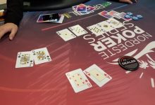 【EV扑克】教学：用QJs加注后碰上3-bet，不可以call的情况只有一种-德州扑克迷