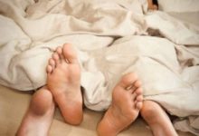 有『和朋友發生親密行為的經驗』卻沒有交往經驗的人意外的多？！-德州扑克迷