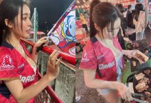 巨乳正妹「菈菈」邊看棒球邊烤肉！觀眾都被她的「白嫩肉肉」吸引了！-德州扑克迷
