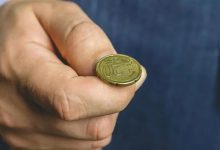 【EV扑克】教学:这种牌面两家ALL IN,顶对还要继续游戏吗?-德州扑克迷