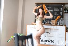 陽光正妹「米恩」性感享用下午茶，爆乳比基尼秀曼妙曲線！-德州扑克迷