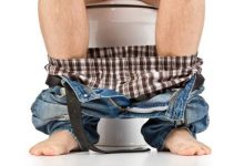 《男生坐著尿尿的理由》哥需要坐下來靜靜思考自己的人生…？-德州扑克迷