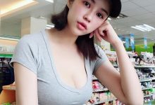 超消暑！便利商店「曬乳正妹」，大方外露雙Ｃ奶：眼睛大吃冰淇淋！-德州扑克迷