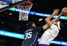 大发体育-老詹空砍24+9湖人惨败魔术连胜终结，大发助力你的致富之路！-德州扑克迷