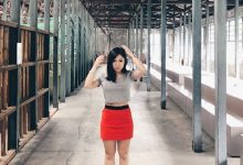 台灣人壽業務員正妹「辣爆了」！145公分爆乳小隻馬不科學身材讓客戶秒簽保單阿….-德州扑克迷