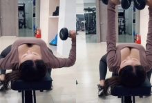 這角度我給五星好評！菜鳥教練練臥推　谷間開合畫面讓學員衝動-德州扑克迷