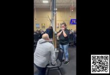 【EV扑克】趣闻 | 男子在德州扑克室向女友求婚,看看她是否答应!-德州扑克迷