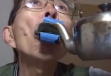 傻眼！沸水直接倒入口？ 日本爺爺發明「現泡茶」-德州扑克迷