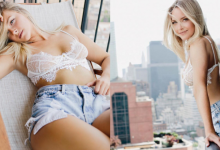 肉彈來襲！「爆乳妹」渾圓飽滿比基尼罩不住　「裸身捧奶」視覺超震撼-德州扑克迷