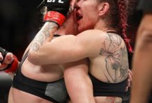 迈博体育 克里斯·钢骨前往阿尔伯克基帮助霍利·霍尔姆-德州扑克迷