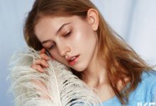 神到啦！街頭巧遇「金髮正妹」求合照　PO文紀念反招網友跪求開門-德州扑克迷