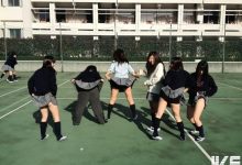 日本女高中生崩壞實錄！大露屁屁的騎乘體位毫無節操可言-德州扑克迷
