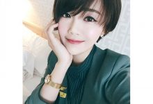 長榮空姐各個都是「隱乳系正妹」，甜美短髮搭配海邊比基尼嫩乳，乳照實在美到太犯規！-德州扑克迷