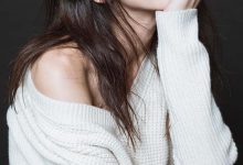 連足球選手都難以抵擋她的魅力，清純臉蛋露出乳白嫩乳讓網友驚呼：根本天使來著！-德州扑克迷