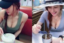好想坐她對面！正妹「超深V背心」好低胸，氣質笑容和「波濤洶湧」完全擋不住！-德州扑克迷