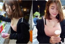 深夜超商「爆乳背心妹」！低頭挑飲料吃冰「渾圓形狀」遮不住啊！-德州扑克迷