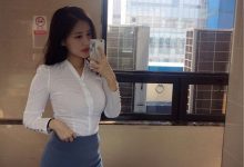 公司女同事「緊到爆」的OL襯衫,胸前太緊繃,鈕扣表示難受!好想幫妳解開釦子….-德州扑克迷