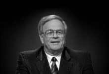 大发体育-火箭前教练兼总经理卡罗尔-道森去世，大发助力你的致富之路！-德州扑克迷