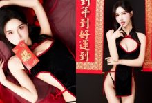 這樣穿旗袍也太辣！氣質女神「夢夢」白嫩美體外露，美乳翹臀通通有！-德州扑克迷