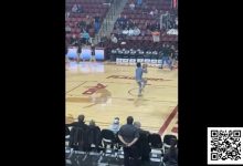 【EV扑克】职牌儿子以为连续投进4个球可得1万美元，结果被告知违规，Rampage出来救场-德州扑克迷