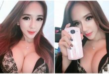 性感辣模「爆奶推薦手機」!巨大雙乳辣到翻,客人看了都狂噴血!-德州扑克迷