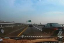 霸氣女友「啪」滅行車糾紛！衝動男友不吭聲超服貼-德州扑克迷