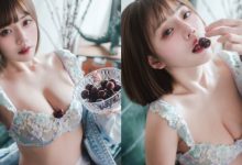 俏麗正妹「HanHan」親餵櫻桃，「放在事業線」粉絲搶著咬！-德州扑克迷