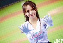 E奶超胸Lamigirl「巫苡萱」制服總是小一號　「激烈溼身乳搖」快把胸前擠爆啦-德州扑克迷